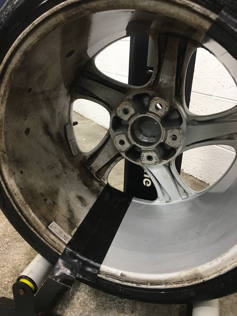 Wheel and rim auto spa work from Carisma Customs